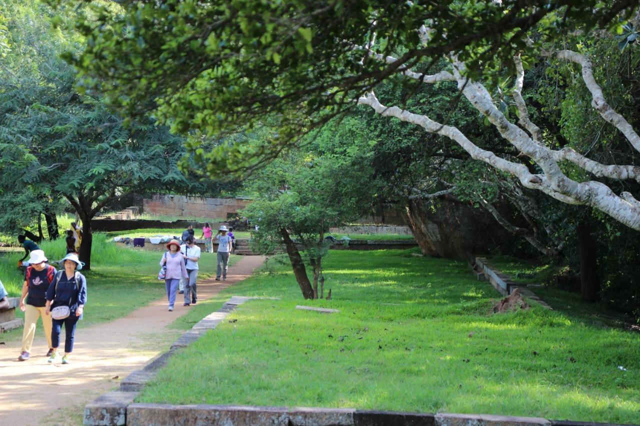 Miheen Hotel & Resort - Anuradhapura Mihintale Eksteriør bilde